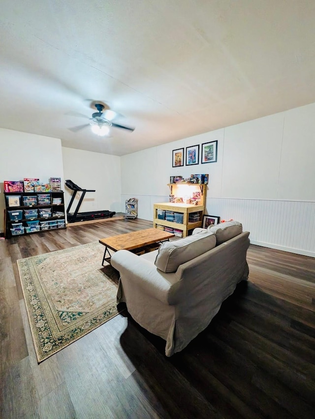 873 Beverly Dr, Terrell, TX 75160 - living area with wood finished floors and ceiling fan