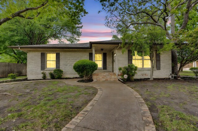 529 N Grand Ave, Waxahachie, TX 75165 - ranch-style house with brick siding
