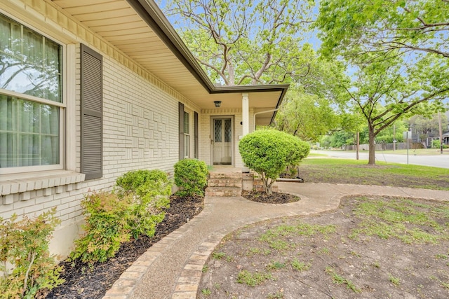 529 N Grand Ave, Waxahachie, TX 75165 - view of exterior entry with brick siding