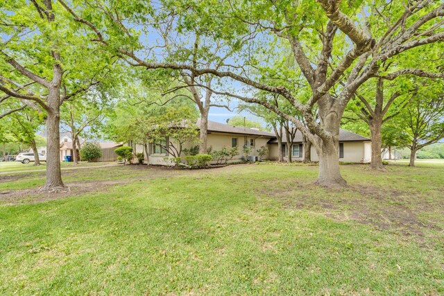 529 N Grand Ave, Waxahachie, TX 75165 - view of grassy yard