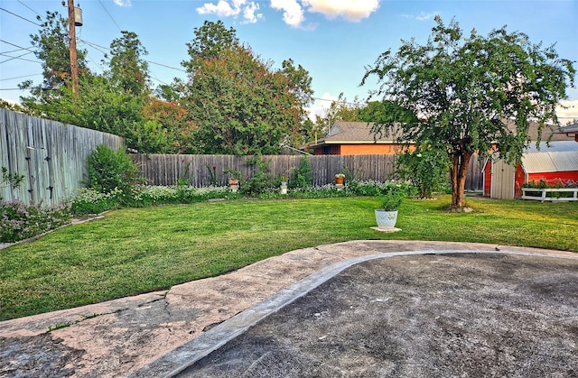 view of yard featuring a fenced backyard