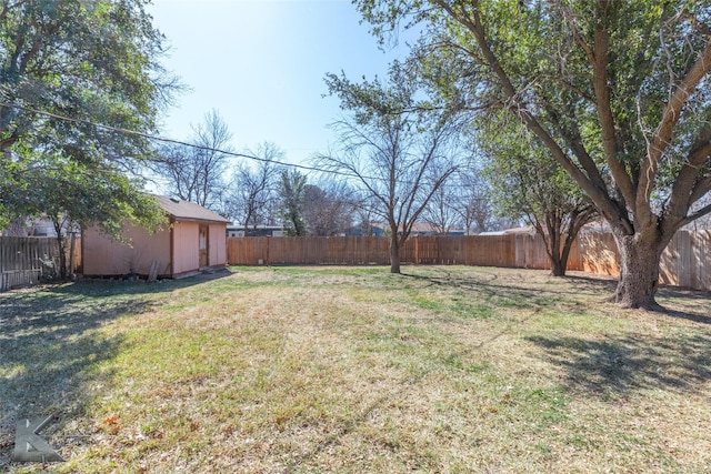 view of yard featuring a fenced backyard