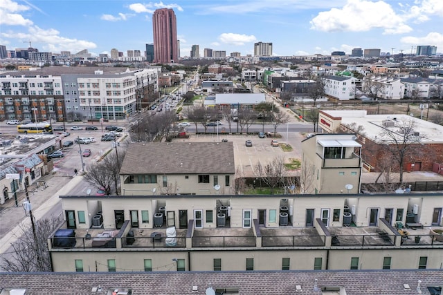 bird's eye view with a view of city