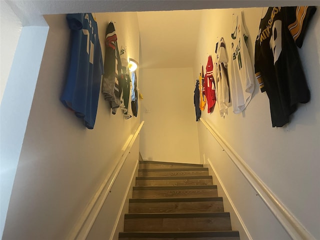 1520 Bagby Ave, Waco, TX 76706 - view of staircase