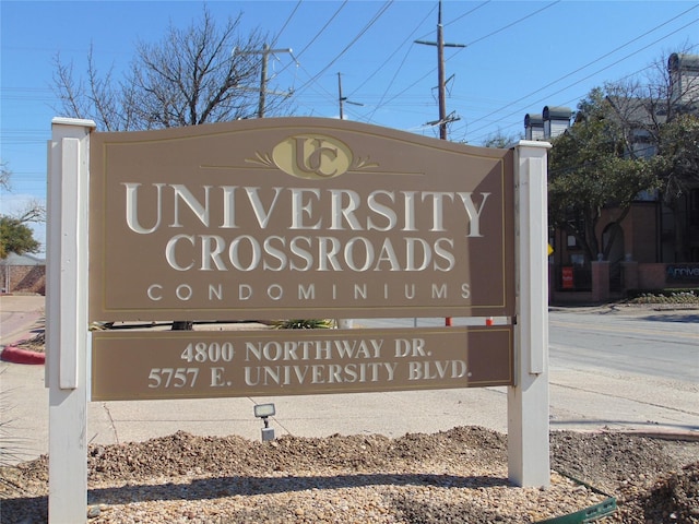 view of community / neighborhood sign