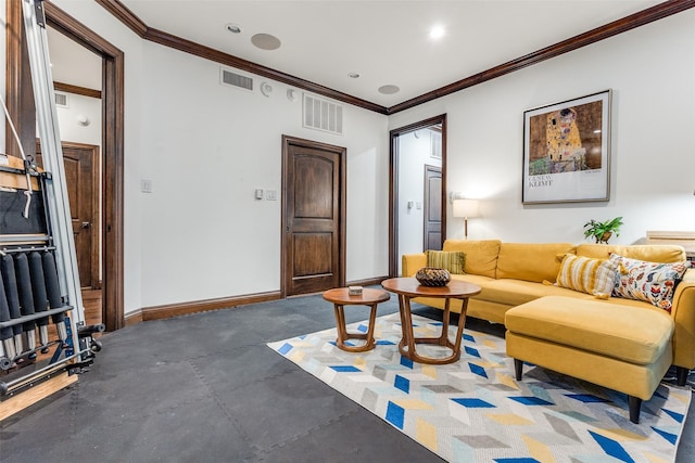 living area with ornamental molding, recessed lighting, visible vents, and baseboards