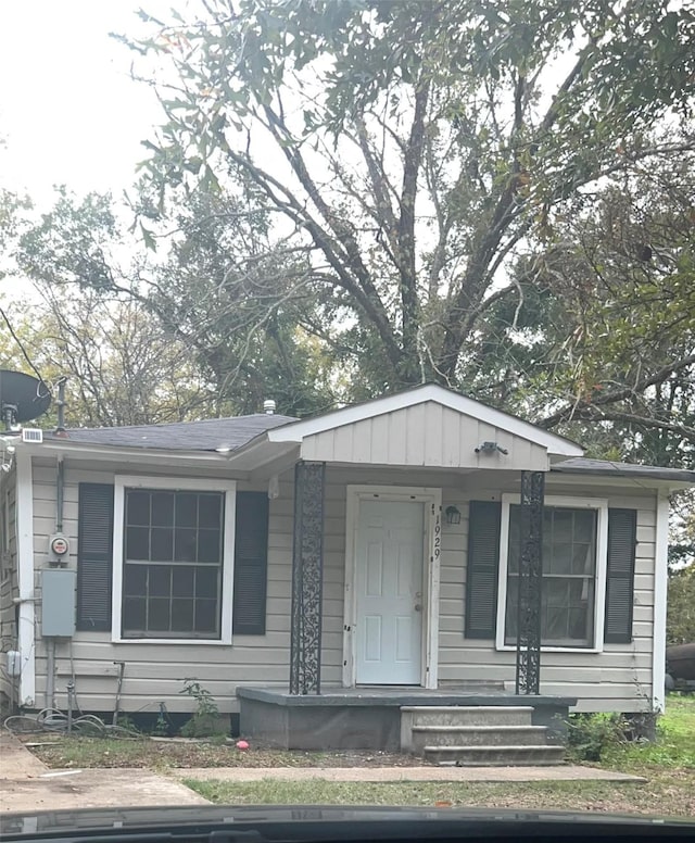 view of front of property