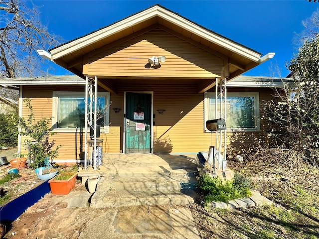 view of front of house featuring a patio area