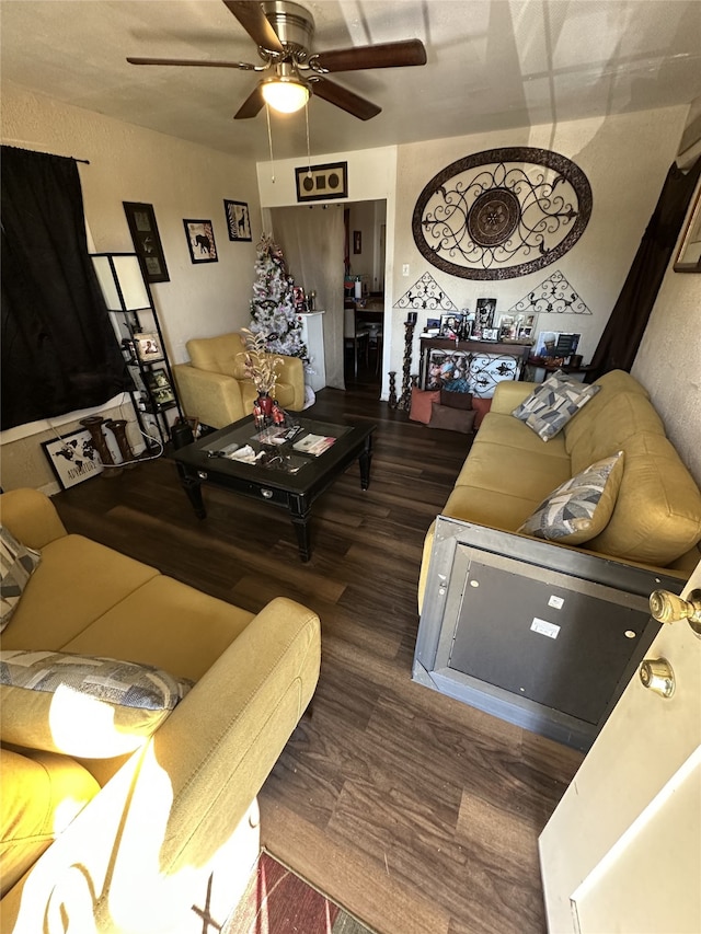 5813 Hiett Ct, Fort Worth, TX 76112 - living area featuring wood finished floors and a ceiling fan