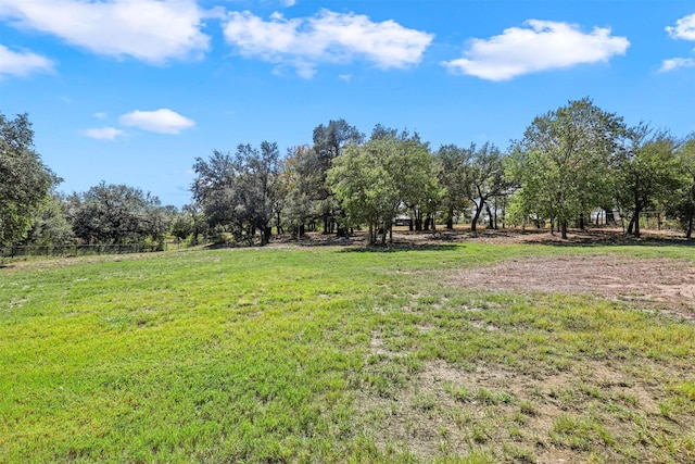 view of yard featuring a rural view