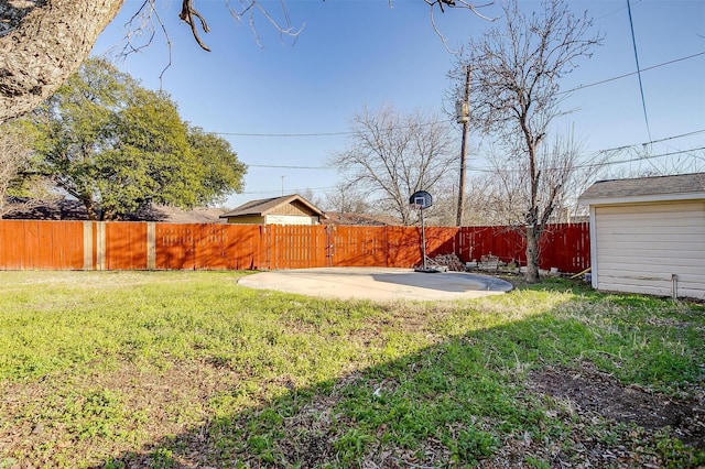 view of yard featuring a fenced backyard and a patio