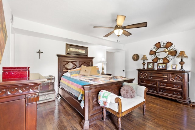 bedroom featuring dark wood-style flooring and a ceiling fan