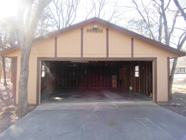 view of detached garage