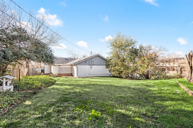 view of yard featuring fence