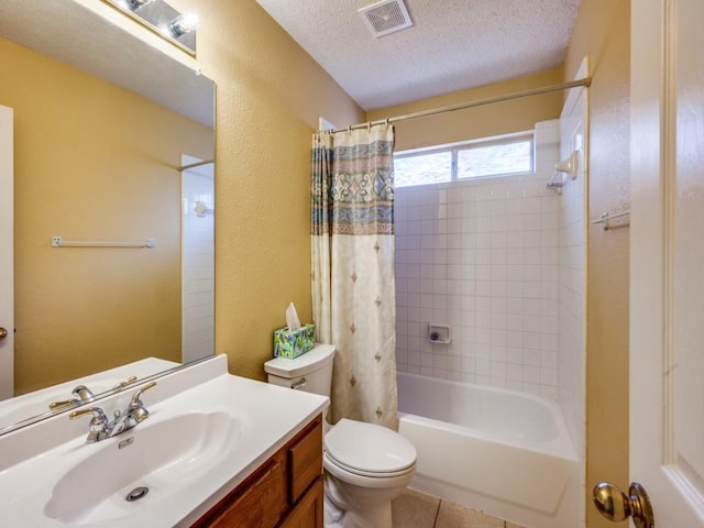 bathroom featuring visible vents, shower / tub combo, a textured ceiling, toilet, and a textured wall