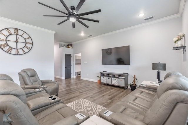7001 Coldwater Dr, Abilene, TX 79601 - living area with a ceiling fan, crown molding, wood finished floors, baseboards, and recessed lighting