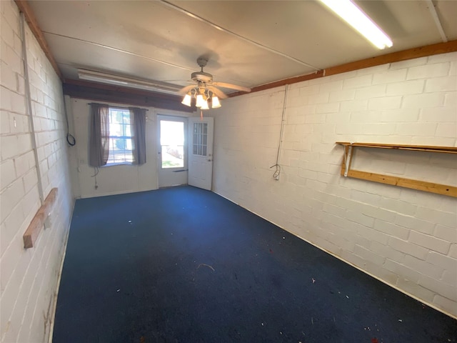 empty room featuring ceiling fan