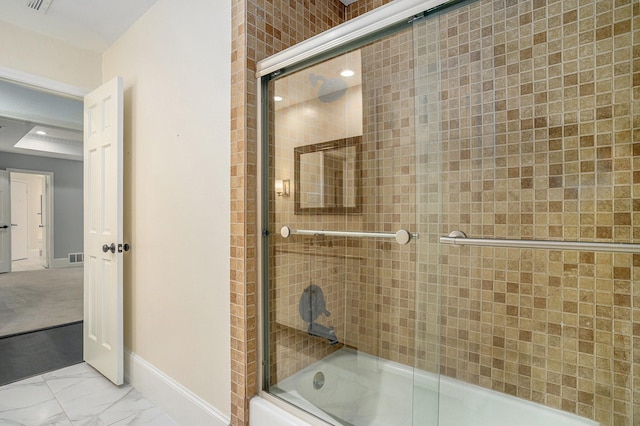 bathroom featuring visible vents, recessed lighting, enclosed tub / shower combo, marble finish floor, and baseboards
