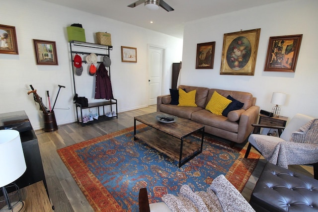 living room with recessed lighting, dark wood-style flooring, ceiling fan, and baseboards