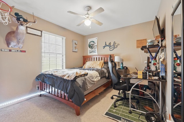 bedroom with ceiling fan