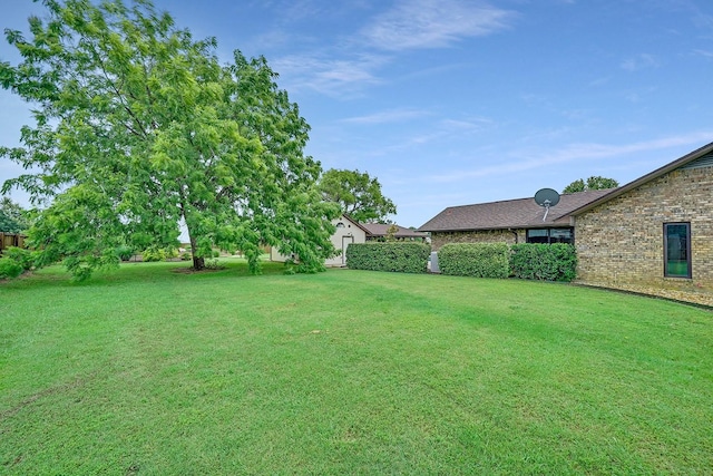 9577 Vail Eton Dr, Pilot Point, TX 76258 - view of green lawn