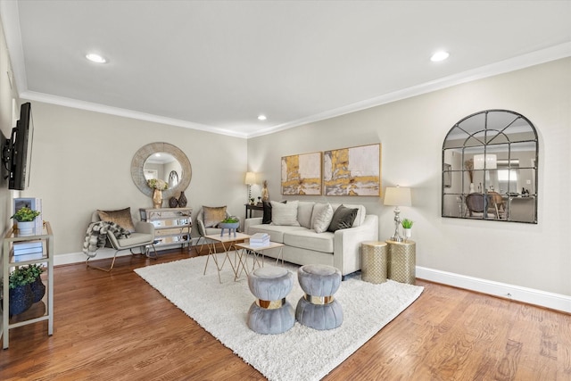10211 Regal Oaks Dr Unit 121, Dallas, TX 75230 - living area with baseboards, crown molding, recessed lighting, and wood finished floors