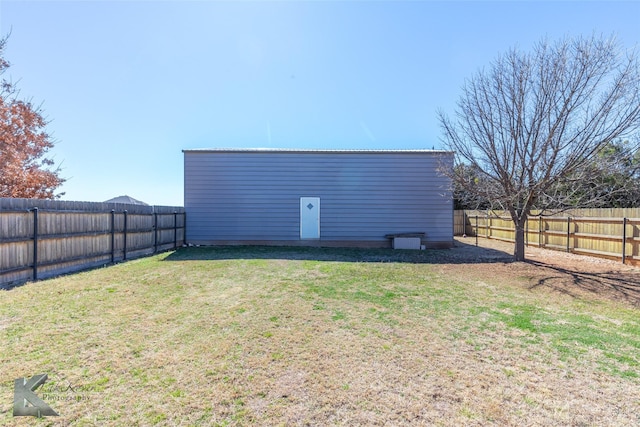 view of yard featuring a fenced backyard