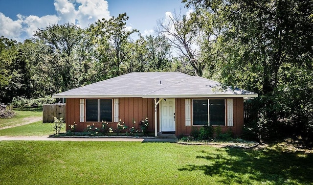 view of front of home with a front yard