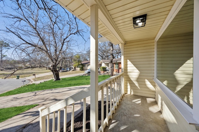 balcony featuring covered porch