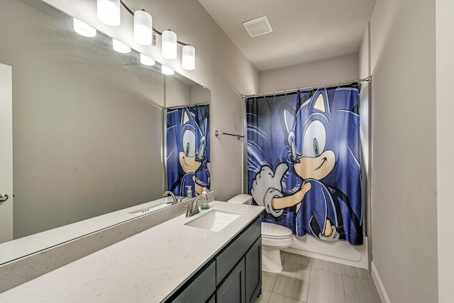 bathroom featuring toilet, visible vents, shower / tub combo with curtain, and vanity