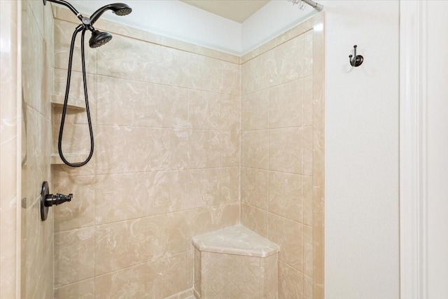 806 N College Ave, West, TX 76691 - full bath featuring tiled shower