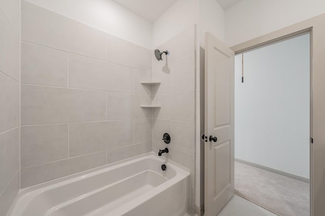 full bath with bathtub / shower combination