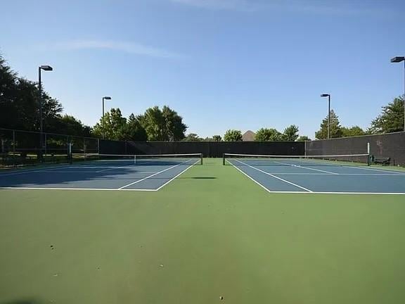 8108 Hazeltine Dr, Plano, TX 75025 - view of tennis court featuring community basketball court