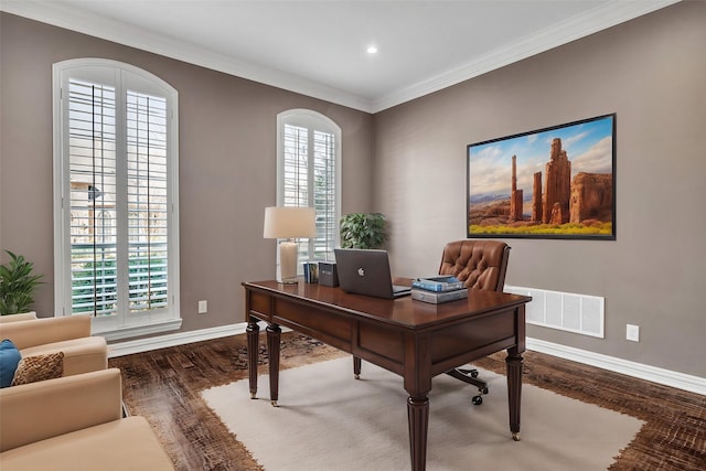 home office with recessed lighting, visible vents, ornamental molding, wood finished floors, and baseboards