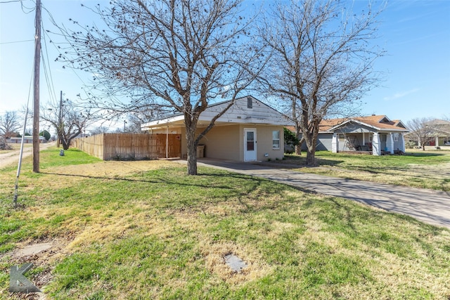 view of yard with fence