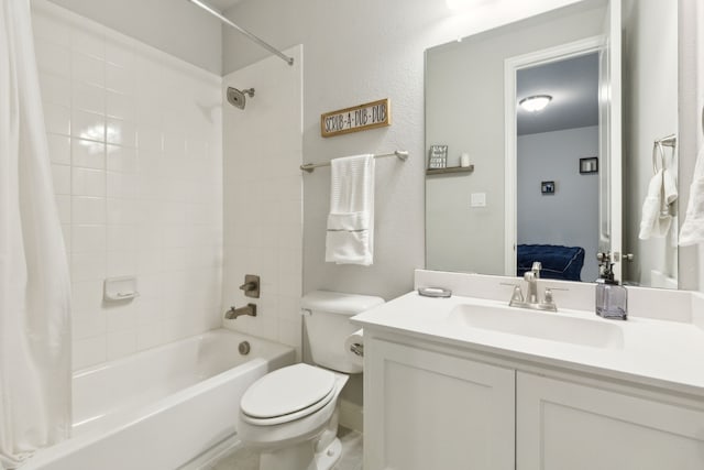 1600 Pebblebrook Ln, Prosper, TX 75078 - ensuite bathroom featuring toilet, vanity, ensuite bathroom, and shower / tub combo with curtain