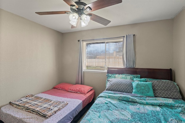 bedroom with ceiling fan