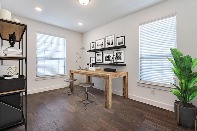 home office with dark wood-style floors, recessed lighting, and baseboards