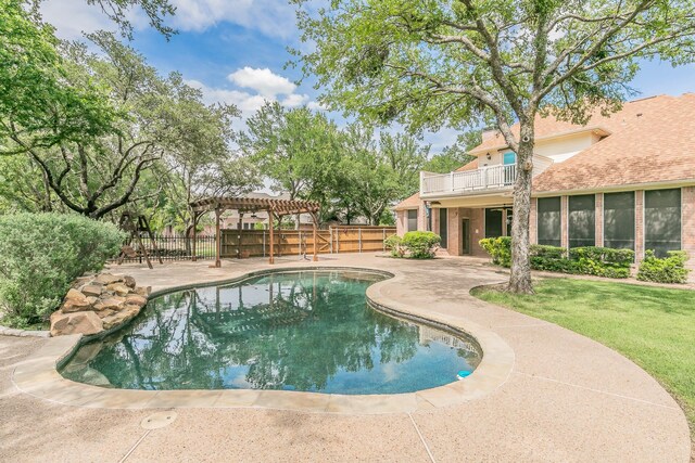 128 Oakview Dr, Hudson Oaks, TX 76087 - view of pool with a patio area