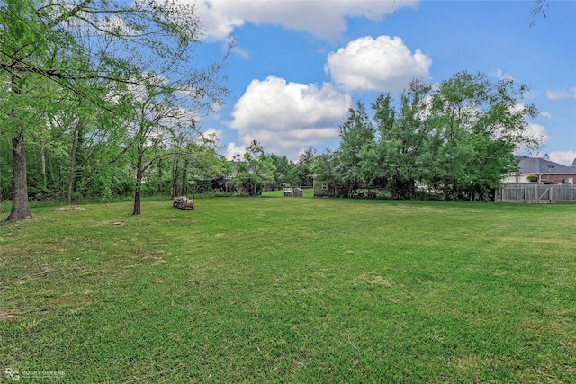 612 Kari Crk, Bossier City, LA 71111 - view of yard featuring fence