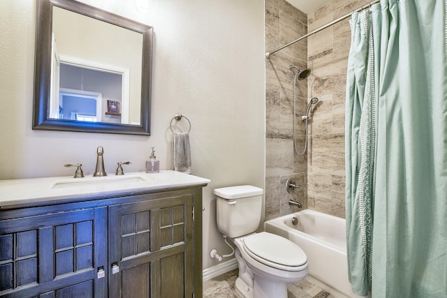 bathroom featuring baseboards, shower / tub combo with curtain, vanity, and toilet