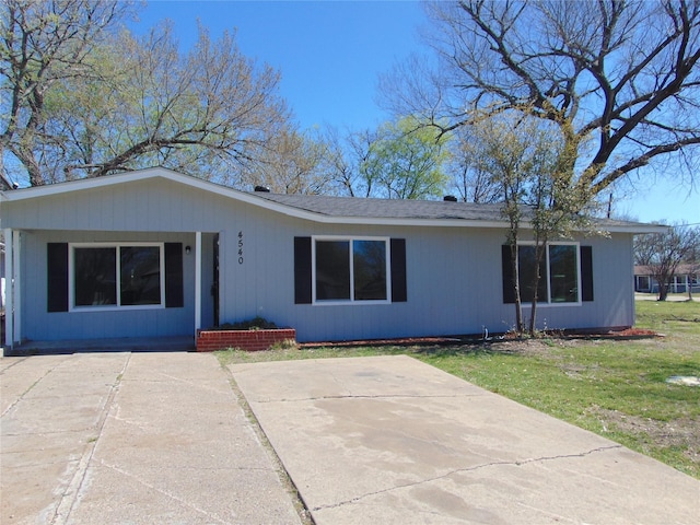 4540 Colwick Dr, Dallas, TX 75216 - ranch-style home featuring a front yard