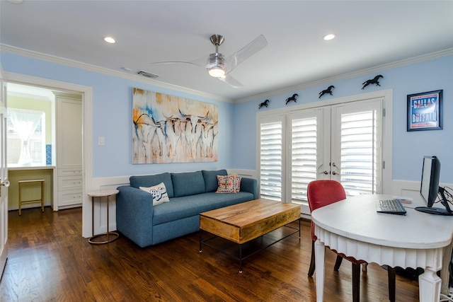 living area with dark wood-style flooring, recessed lighting, visible vents, ornamental molding, and a ceiling fan