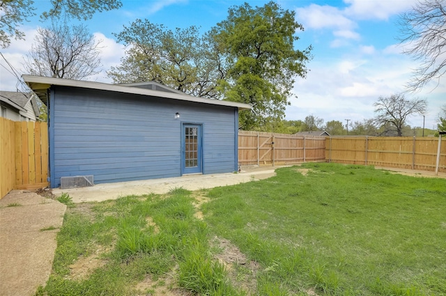 exterior space featuring a fenced backyard