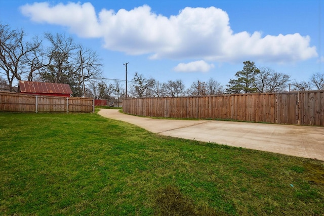 view of yard featuring fence