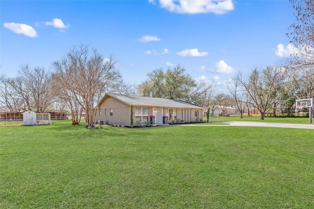 exterior space featuring a front yard