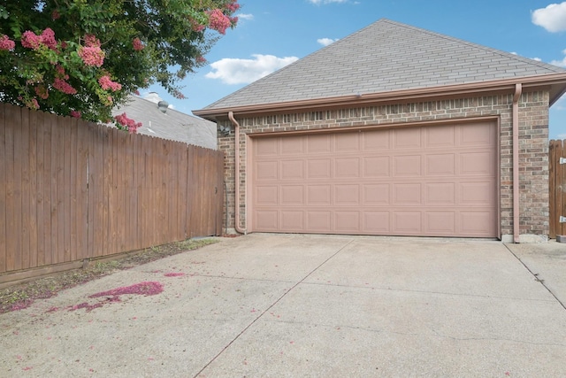 8502 Linda Vista Dr, Rowlett, TX 75088 - garage featuring concrete driveway