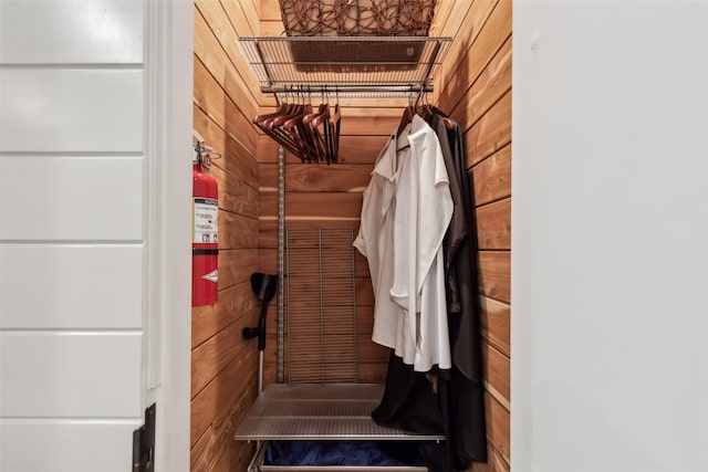 2300 Wolf St Unit 3D, Dallas, TX 75201 - view of spacious closet