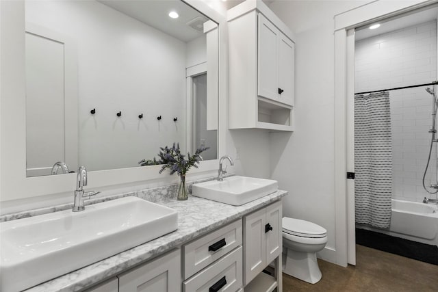 5949 County Road 137, Flint, TX 75762 - full bath with toilet, recessed lighting, double vanity, and shower / bath combo