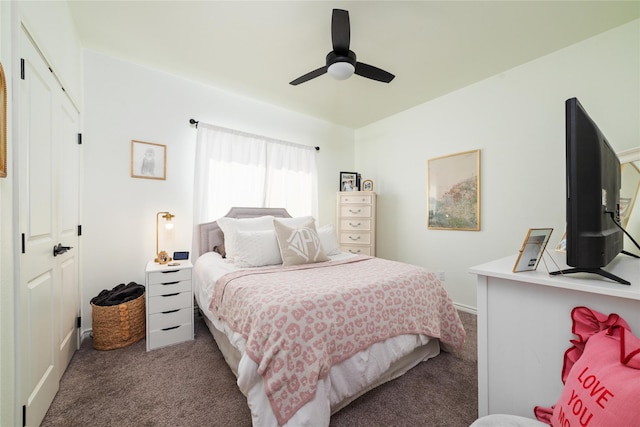 bedroom featuring carpet flooring and a ceiling fan